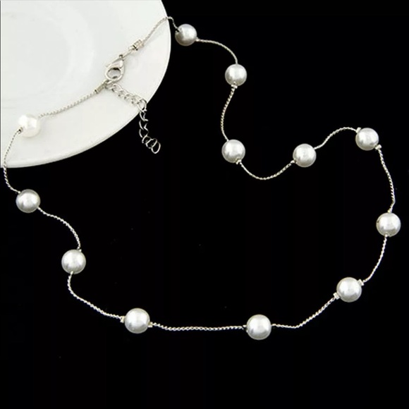 New Classic Simulated Pearls Necklace - Picture 3 of 4